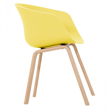 Пластиковый стул